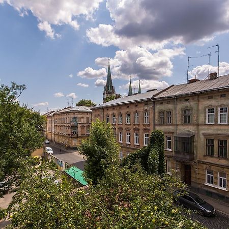 1 Bedroom Apartment Near Elizabeth'S The Cathedral Lwów Zewnętrze zdjęcie