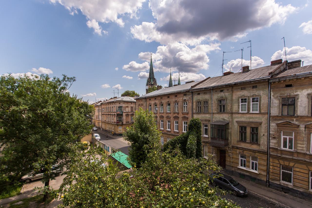 1 Bedroom Apartment Near Elizabeth'S The Cathedral Lwów Zewnętrze zdjęcie